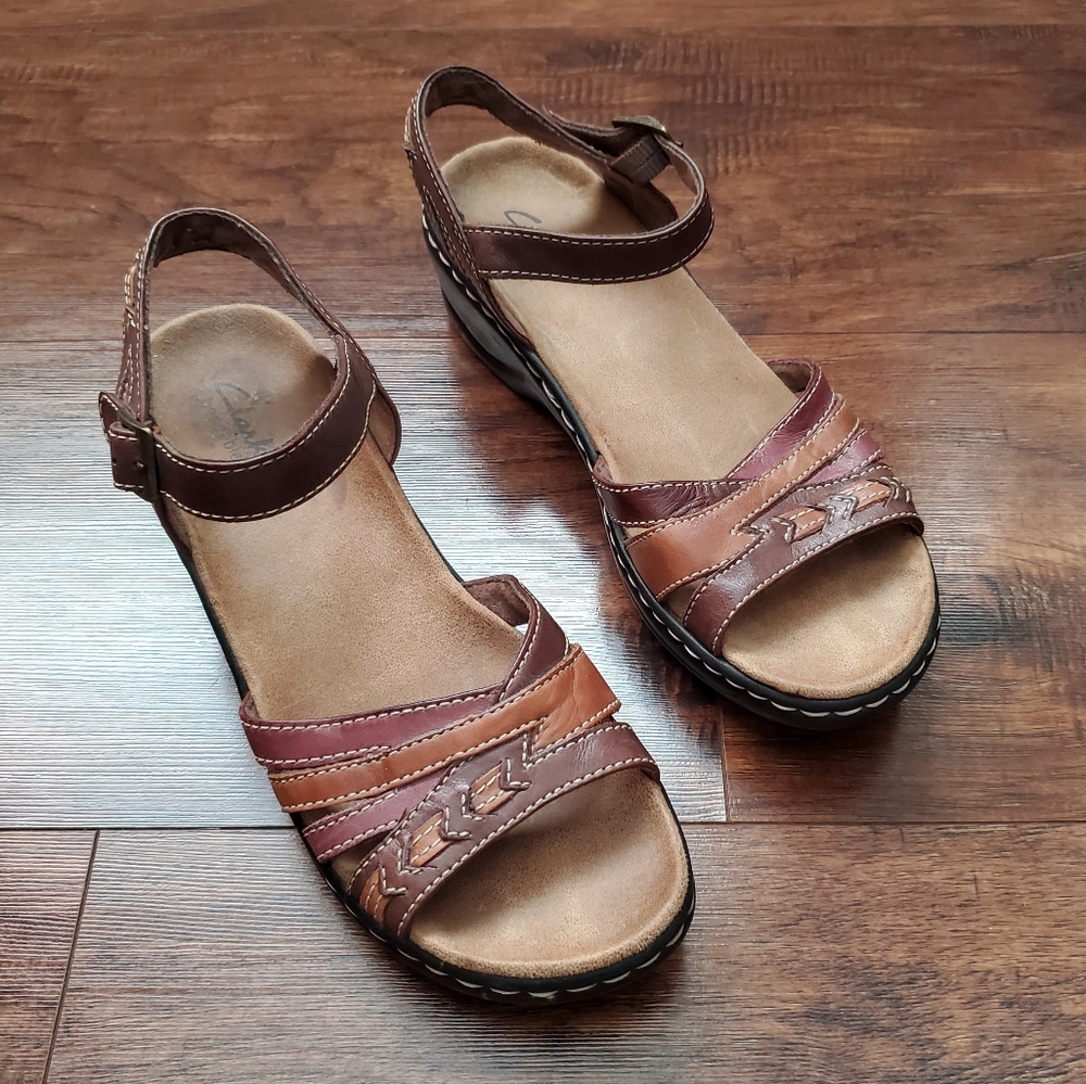 Clarks Bendables strappy leather sandals, size 7.5